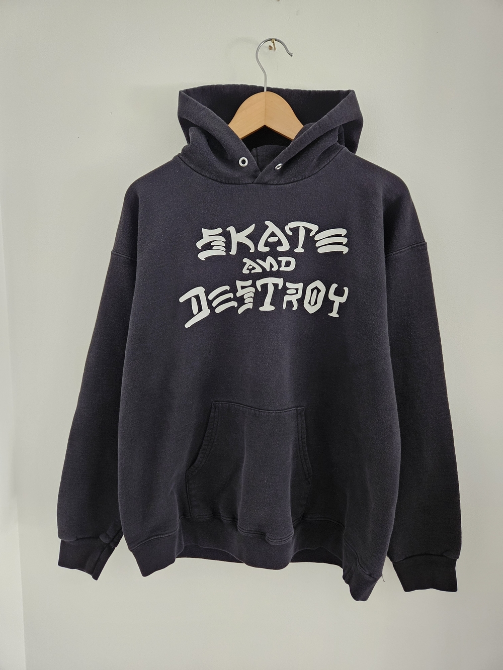 Vintage Thrasher Skate and Destroy Black Hoodie Medium Sweatshirt Skateboard Y2K